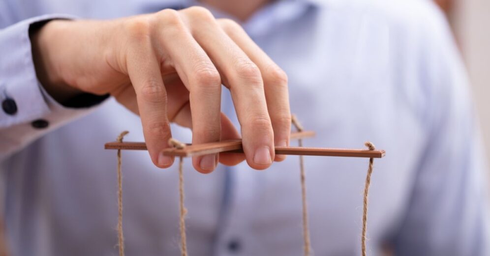 zasady wpływu społecznego